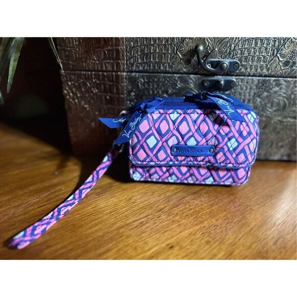 Vera Bradley Pink Katalina Diamond Pattern Wristlet Organizer Wallet - Picture 1 of 7